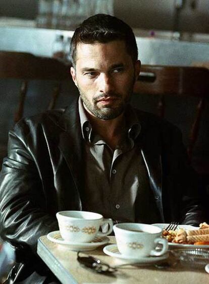 Olivier Martinez, en una escena de la película Vidas ajenas.