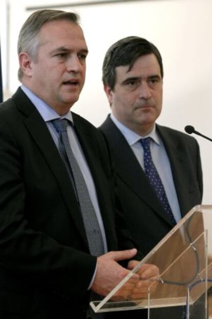 Astiazarán, presidente de la LFP, y Miguel Cardenal, secretario de Estado para el Deporte, ayer