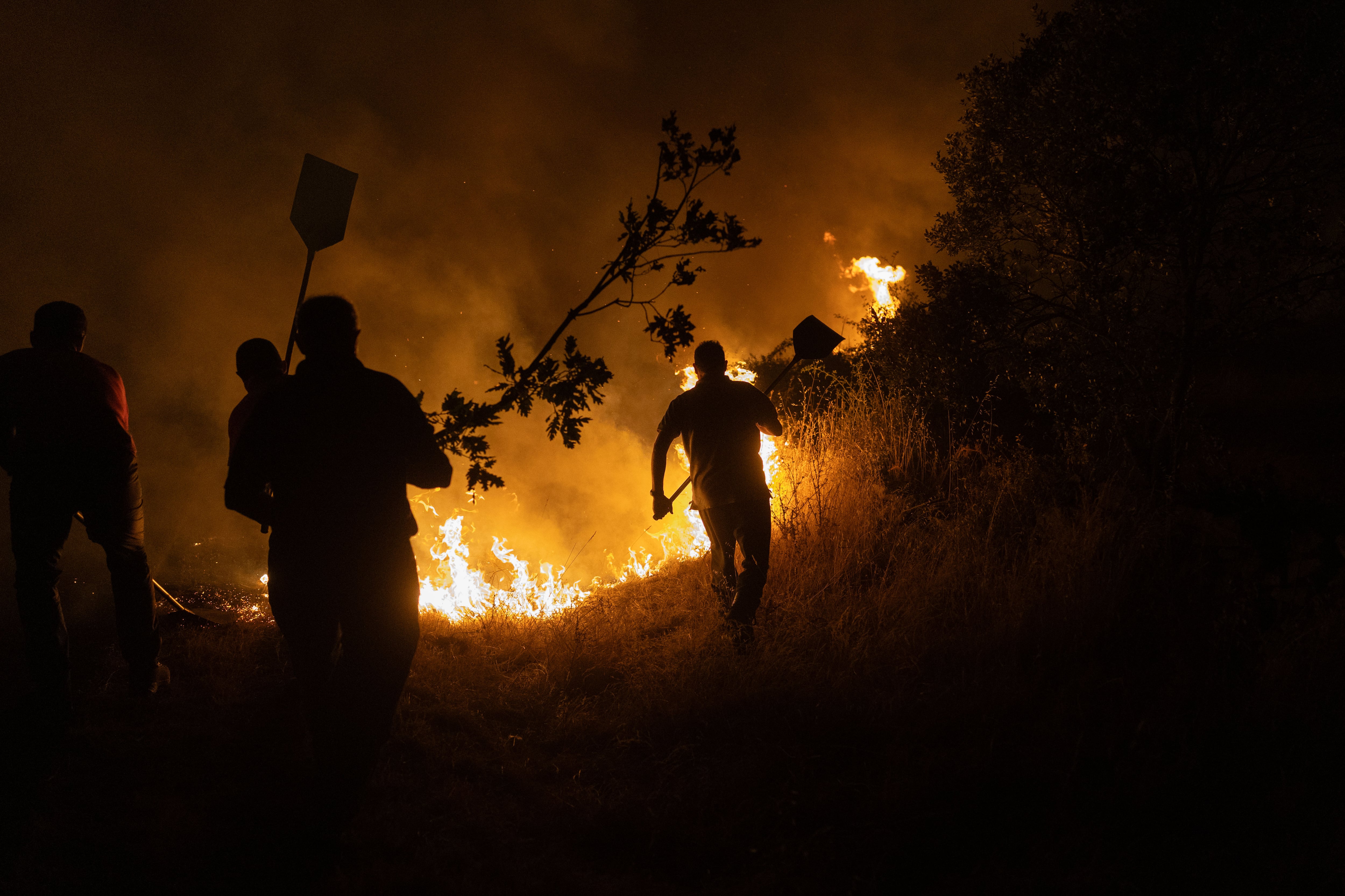 El perfil bajo de Mañueco pese a otro incendio histórico en Castilla y León entre la emergencia nacional