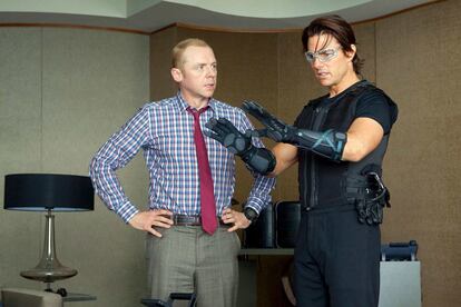 Simon Pegg y Tom Cruise en un fotograma de 'Misión Imposible: Protocolo fantasma' (2011).