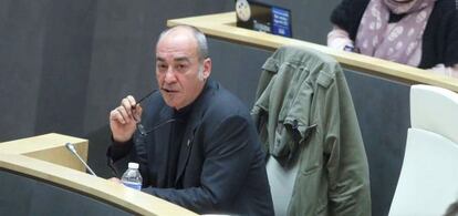 El diputado general de Gipuzkoa, Martin Garitano, en la sesión plenaria de las Juntas Generales.
