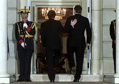 José María Aznar y Tony Blair, el viernes en La Moncloa.