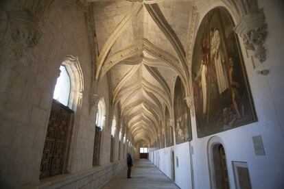 Cuadros de Vicenzo Carduccio en el claustro de El Paular.