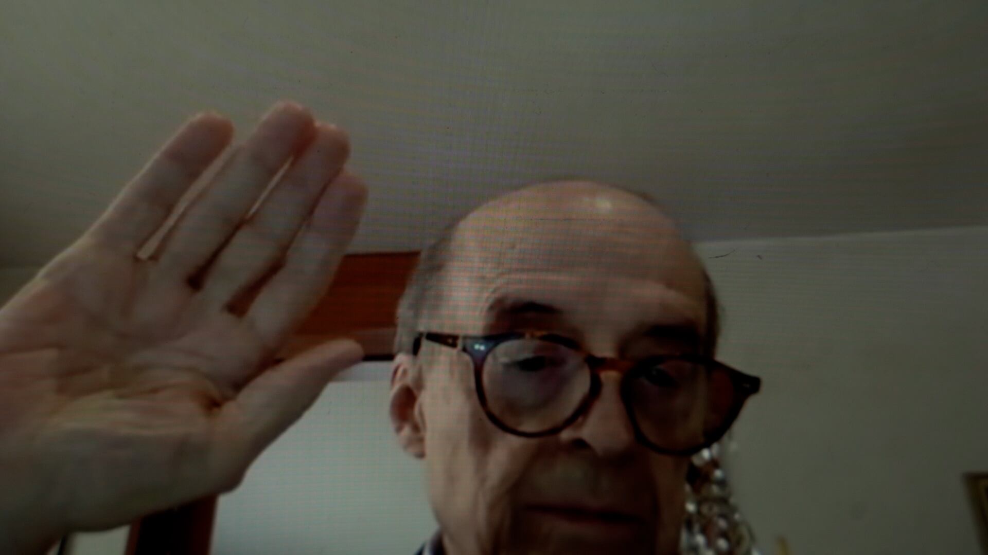 Álvaro Leyva al momento de tomar juramento ante la Comisión de Acusaciones.