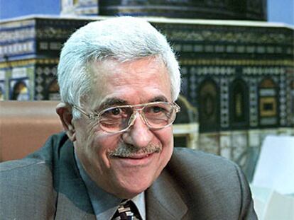 Abu Mazen, en junio de 2003, cuando era primer ministro palestino, mientras esperaba a Colin Powell en Jericó.