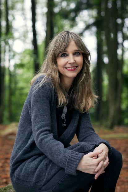 Blanca de la Torre, comisaria de la Bienal de Helsinki 2025, en la isla de Vallisaari.