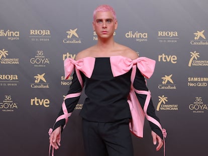 Eduardo Casanova en la alfombra roja de la 36º edición de los premios Goya, el 12 de febrero de 2022.