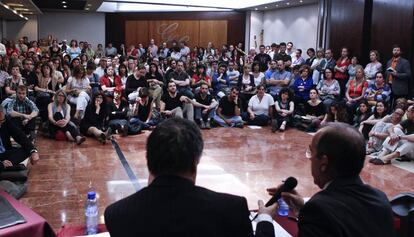 Asamblea de trabajadores del Incasòl en 2012, cuando se anunció el Ere.