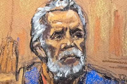 Mayo Zambada presta juramento antes de declararse culpable en un tribunal federal de Nueva York, el 25 de agosto.