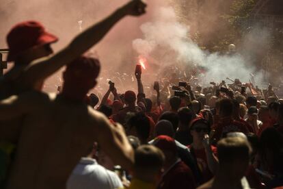 Aficionados al fútbol en Kiev (Ucrania) antes de la final de la Champions League, el 26 de mayo de 2016.