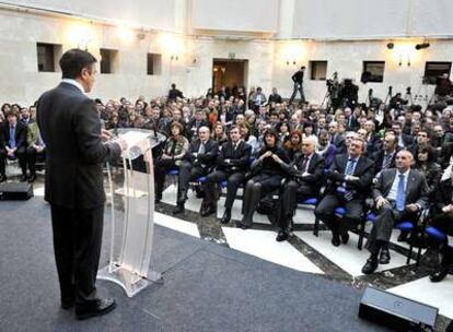 Patxi López se dirige a los cargos de su Gobierno para desmenuzar su plan de actuación.