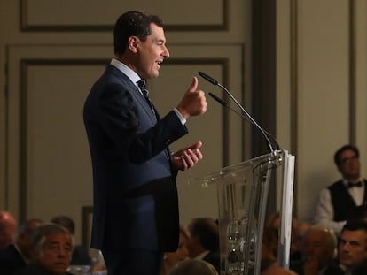 El presidente de la Junta de Andalucía, Juanma Moreno, durante su intervención en el Foro Joly, este lunes en Madrid.