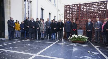 El Parlamento vasco conmemora el 'Día de la Memoria' con la participación de todos los partidos salvo el PP.