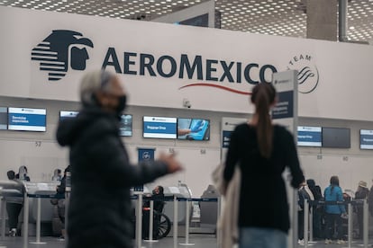 Señalización de Aeroméxico en el Aeropuerto Internacional Benito Juárez, en Ciudad de México.