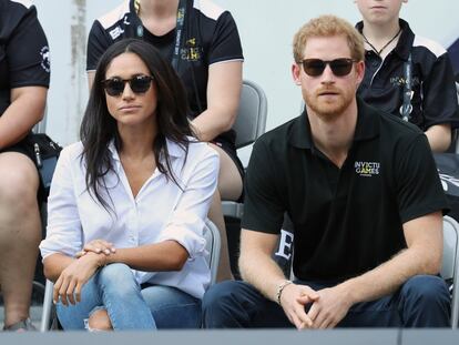 La primera imagen pública del príncipe Enrique y la actriz Meghan Markle tuvo lugar en los Juegos Invictus de Toronto en septiembre de 2017.