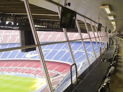 Tribuna de premsa del Camp Nou situada a la tercera graderia de tribuna de l'estadi.