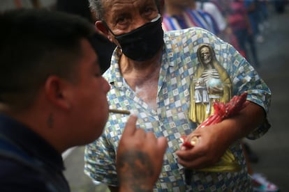 Veneración a la Santa Muerte en Tepito CDMX