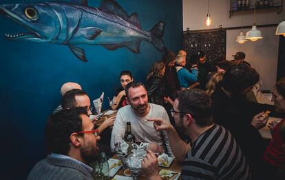 El restaurant The Fish & Chips Shop del carrer de Rocafort, a Barcelona.