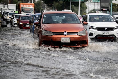 Inundaciones tras las fuertes lluvias en los alrededores del Aeropuerto Benito Juárez. 