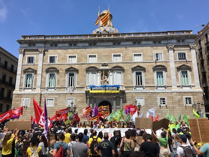 Manifestación unitaria de los sindicatos educativos, este jueves en Barcelona.