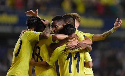 El Villarreal celebra uno de sus goles.