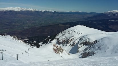 Les nevades han provocat que, tot i ser a l'abril, encara es pugui esquiar al Pirineu.  