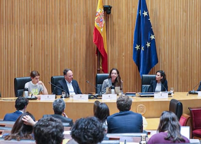 Laura Baena, fundadora del Club de Malasmadres, Anselmo Méndez, CEO de Veritas, Carlota Pi, CEO de Holaluz y Ana Pastor, CEO de Newtral en el acto de presentación El Futuro Es Ser B. Foto cedida por B Lab Spain. 