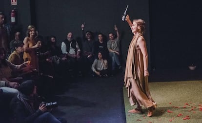 La actriz María Pastor, en la última representación del proyecto Guindalera.