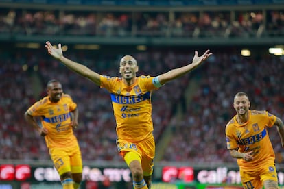 Guido Pizarro, jugador de los Tigres, celebra el gol definitivo frente a las Chivas, en la final de la Liga MX.