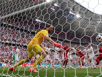 Luka Jovic marca el gol del empate para Serbia ante Eslovenia.