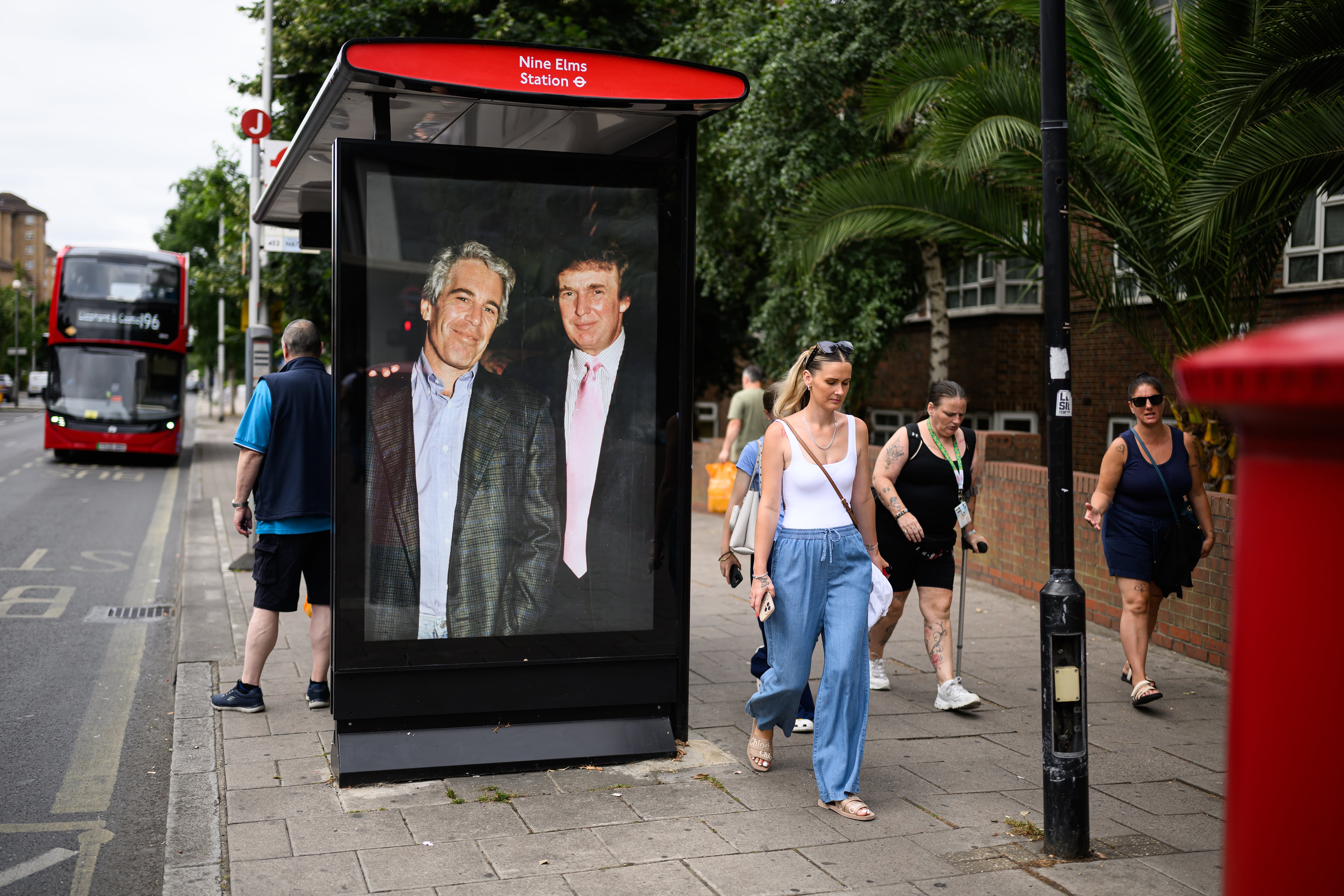 El fantasma de Epstein persigue a Donald Trump