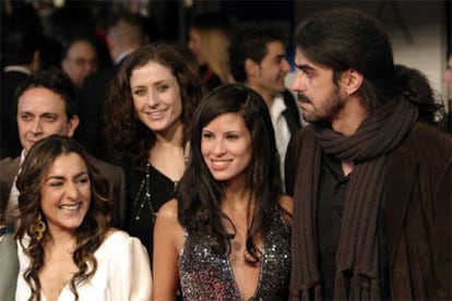 El director y la actrices de <i>Princesas</i> a la entrada de la gala de los premios Goya