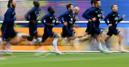 Los jugadores de la selección francesa de fútbol, en una sesión de entrenamiento en Clairefontaine en Yvelines, en el torneo Euro 2016.