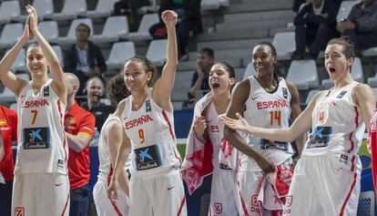 Las jugadoras españolas celebran el triunfo