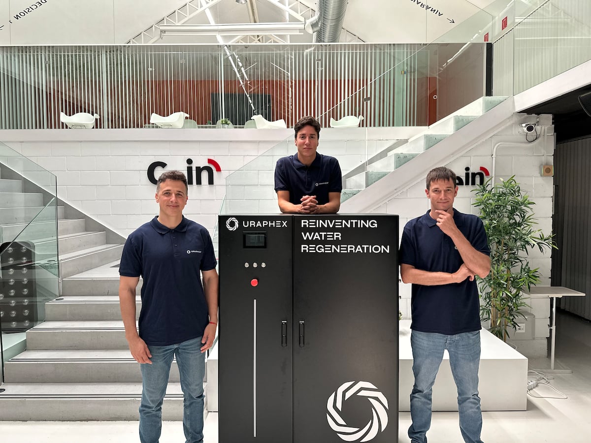 Uraphex, la ‘start-up’ que desinfecta el agua sin químicos