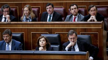 Algunos miembros del Gobierno este jueves en el Congreso. 