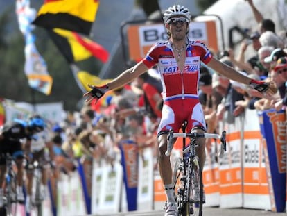 Dani Moreno celebra su triunfo en la Flecha Valona.