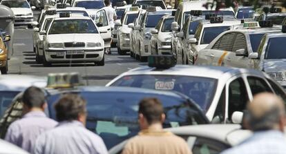 Imagen de la manifestación de los taxistas, en Sevilla.