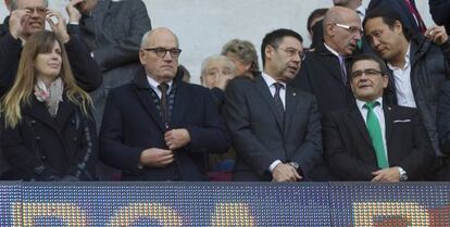 Rossich y Bartomeu, en el Camp Nou, ante el Córdoba.