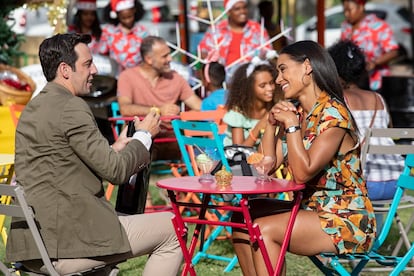 Ralf Little y Joséphine Jobert, en una imagen del especial navideño de 'Crimen en el paraíso'.