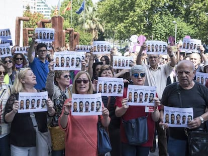 Women protest gang rape verdict in Valencia.