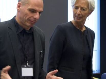 Lagarde, del FMI, y el ministro Varoufakis en el Eurogrupo del 18 de junio.