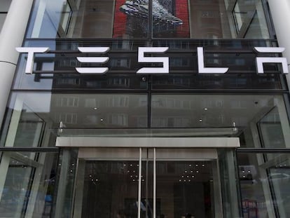 La valoración desbaratada de Tesla guarda relación con la realidad