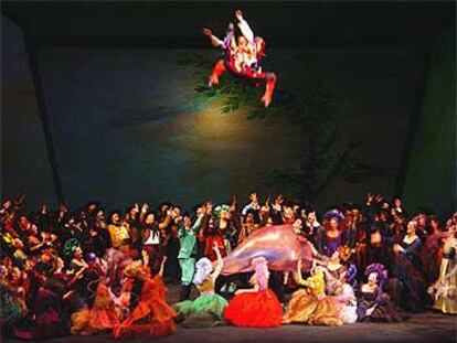 Una escena de la representación de <i>Goyescas,</i> en el teatro de la Zarzuela.