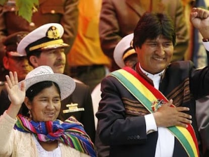 La expresidenta de la Asamblea Legislativa, Silvia Lazarte, y el expresidente de Bolivia, Evo Morales.