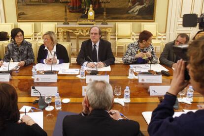 Reunión del ministro Ángel Gabilondo con los consejeros de Educación.
