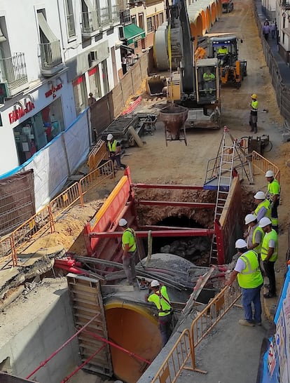 Obras para la canalizacin de las aguas pluviales de Alcal de Guadara.