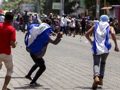 Vários manifestantes enfrentam seguidores de Daniel Ortega