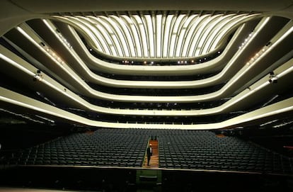 Aspecto de la sala de la ópera con Zubin Mehta en el centro