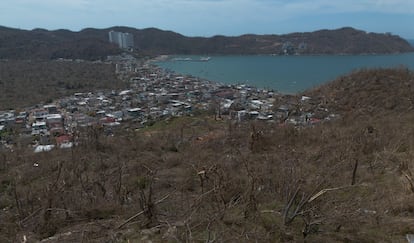 La bahía de Puerto Marqués, adyacente a la bahía de Acapulco, afectada tras el paso del huracán.
